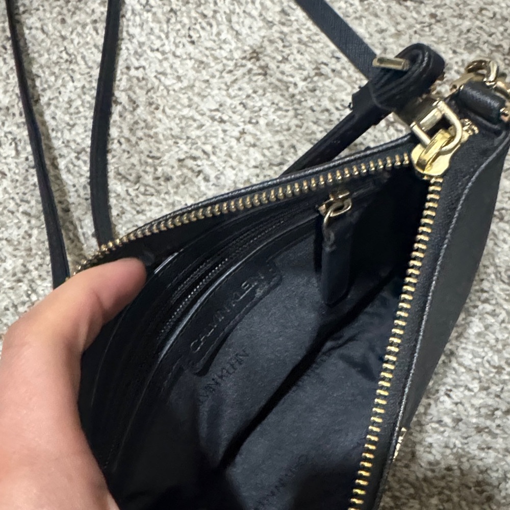 Calvin Klein Black Crossbody Bag Wristlet Gold Chain Strap Small Minimalist - Picture 4 of 13